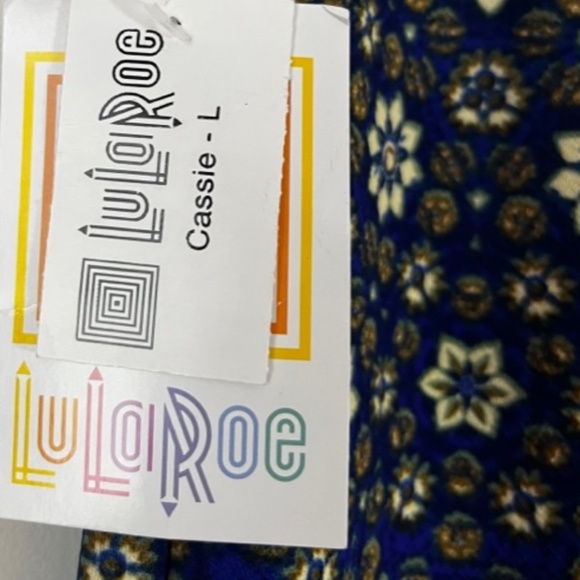 NWT LulaRoe Pencil Skirt Cassie Women's Size Large Blue Floral - Picture 4 of 4